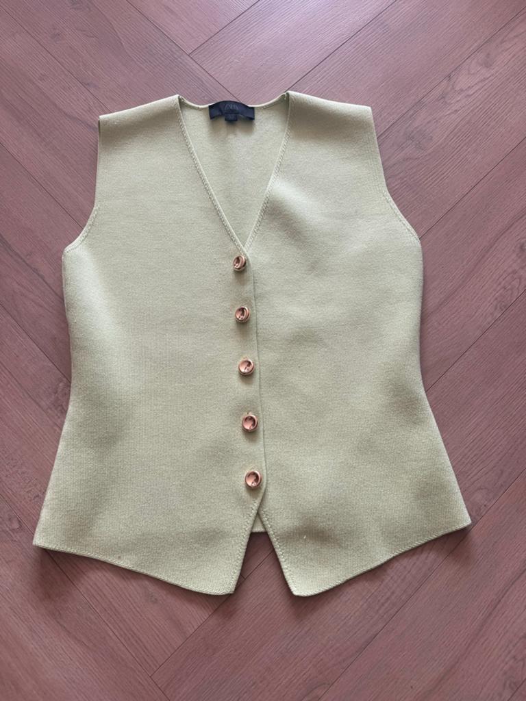 Limekleurige top groen Zara maat L, Kleding | Dames, Maat 38/40 (M), Ophalen of Verzenden, Zo goed als nieuw, Zonder mouw