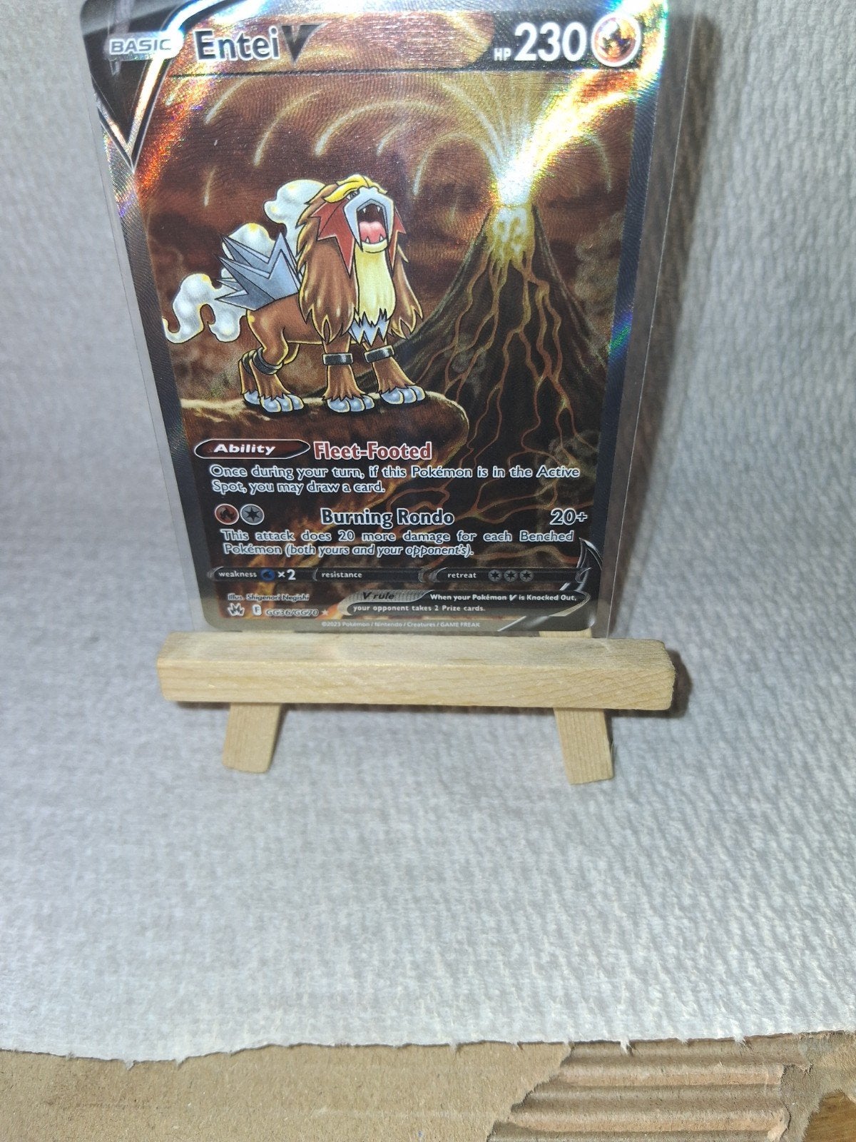 Pokémon Entei V (Basic) - Zeldzame Kaart, Ophalen of Verzenden, Zo goed als nieuw, Losse kaart