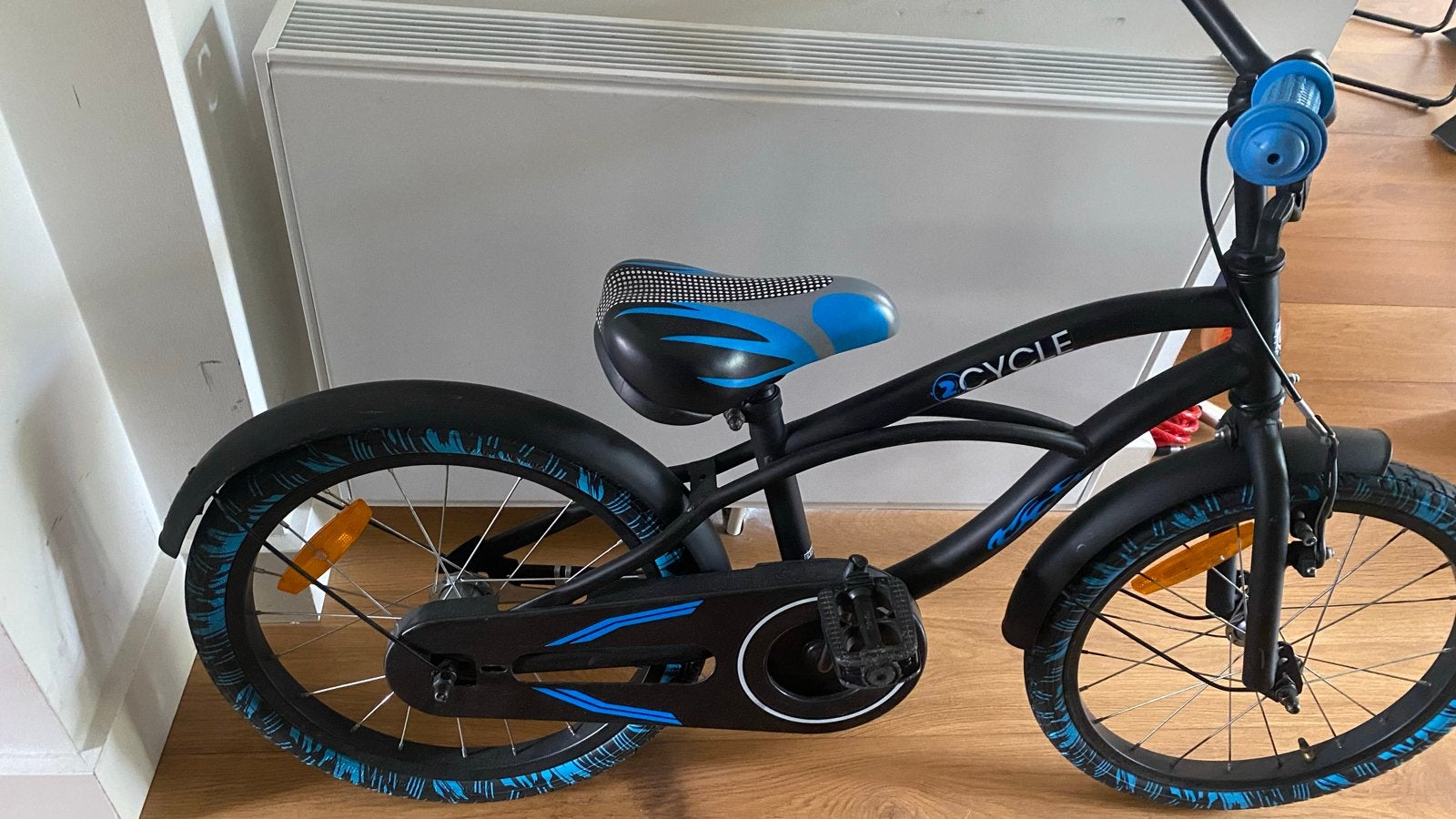 2Cycle kinderfiets 16 inch - Zwart/Blauw, Ophalen, Gebruikt, Velgrem, 16 tot 20 inch