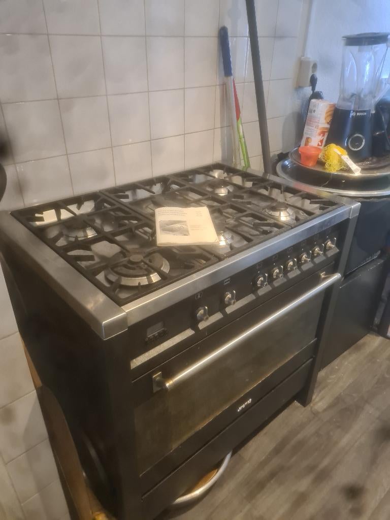 Smeg 6 pits gasfornuis, Witgoed en Apparatuur, Fornuizen, Ophalen, Gebruikt, 60 cm of meer, Gas