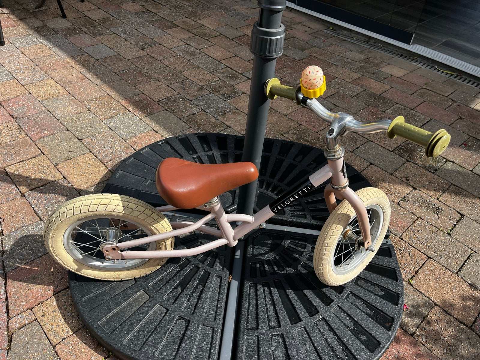 Veloretti loopfietsje rose, Ophalen, Gebruikt, Minder dan 16 inch