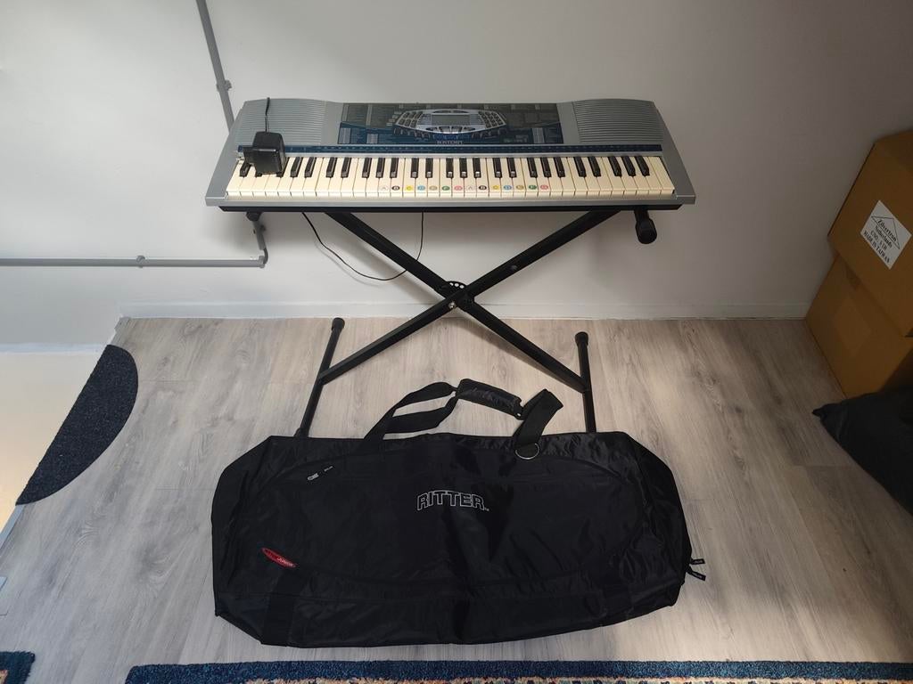 Bontempi piano met standaard en tas, Midi-aansluiting, Ophalen, Overige merken, 61 toetsen