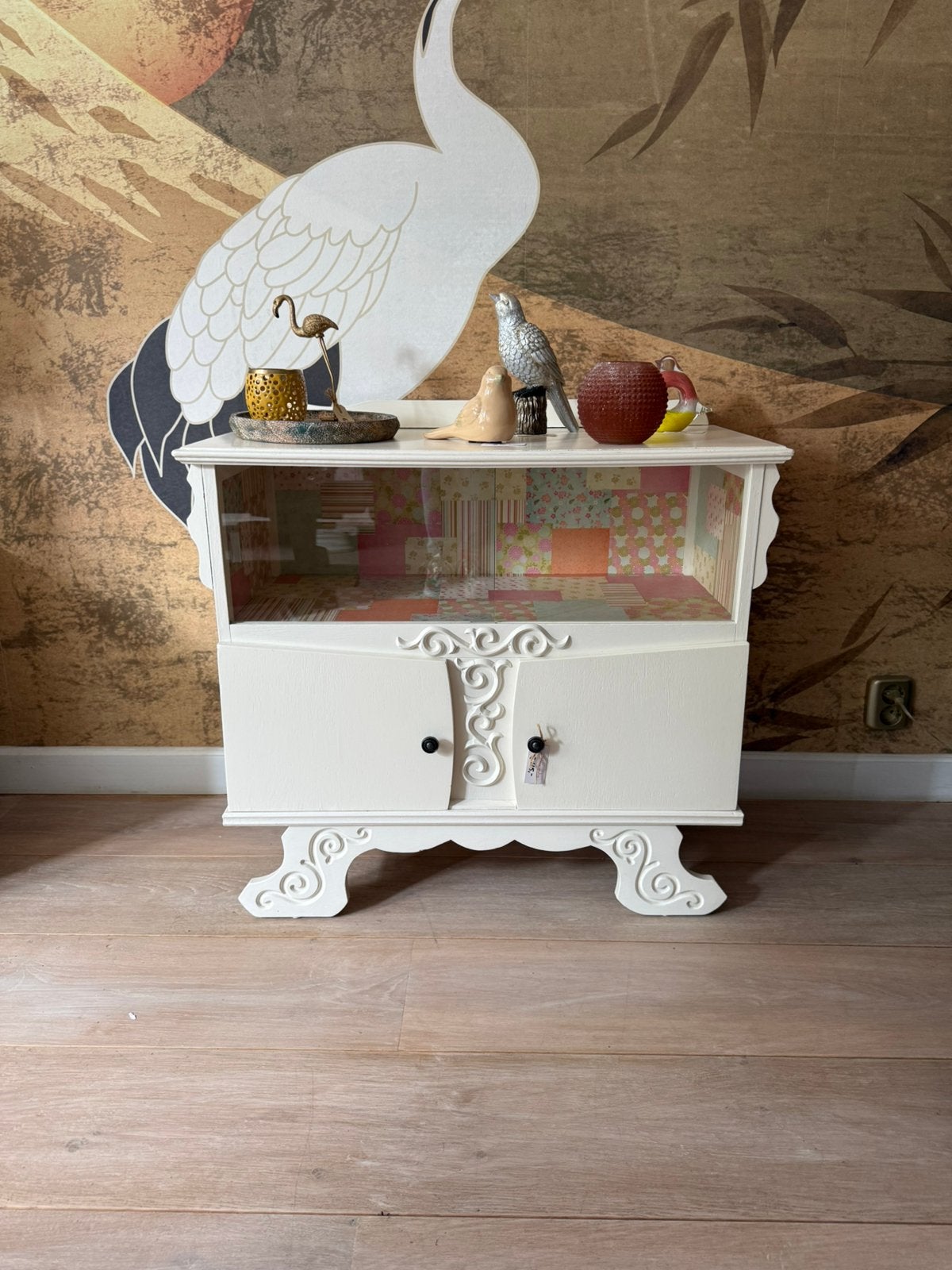 Brocante wit theekastje met glazen ruitjes, Antiek en Kunst, Ophalen