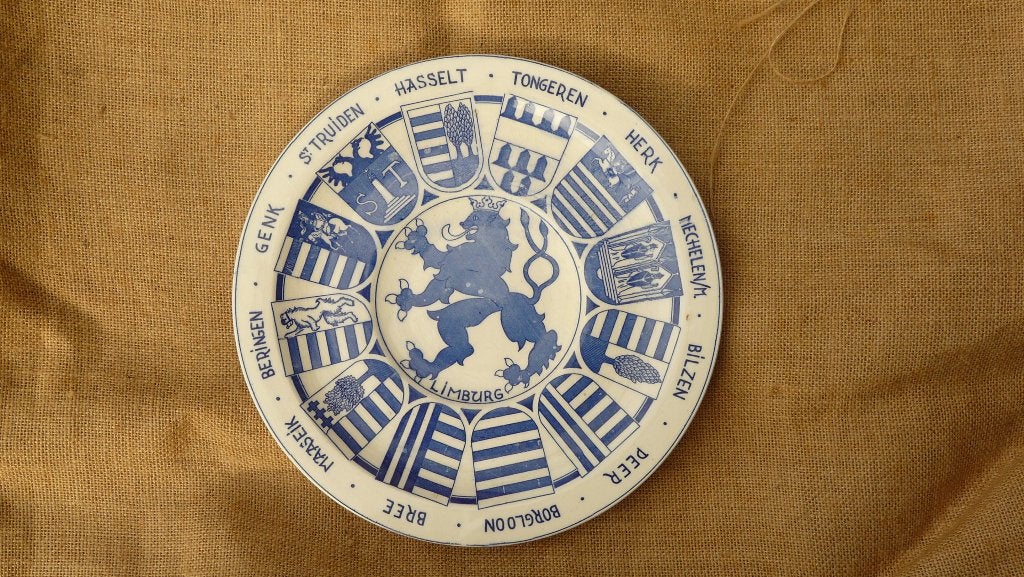Aardewerken wapenbord van Belgisch-Limburgse gemeenten, Antiek en Kunst, Ophalen of Verzenden