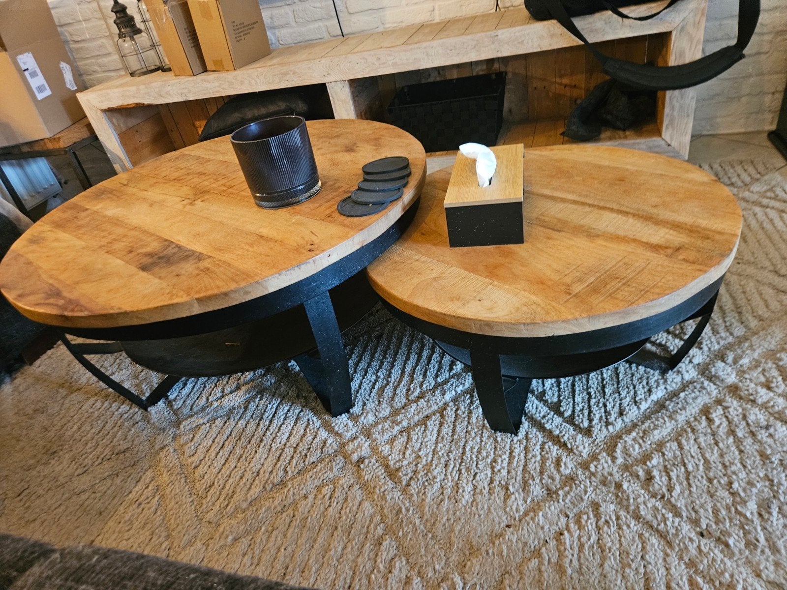 Set van 2 ronde salontafels van mangohout en metaal, 50 tot 100 cm, Rond, Metaal, Minder dan 50 cm