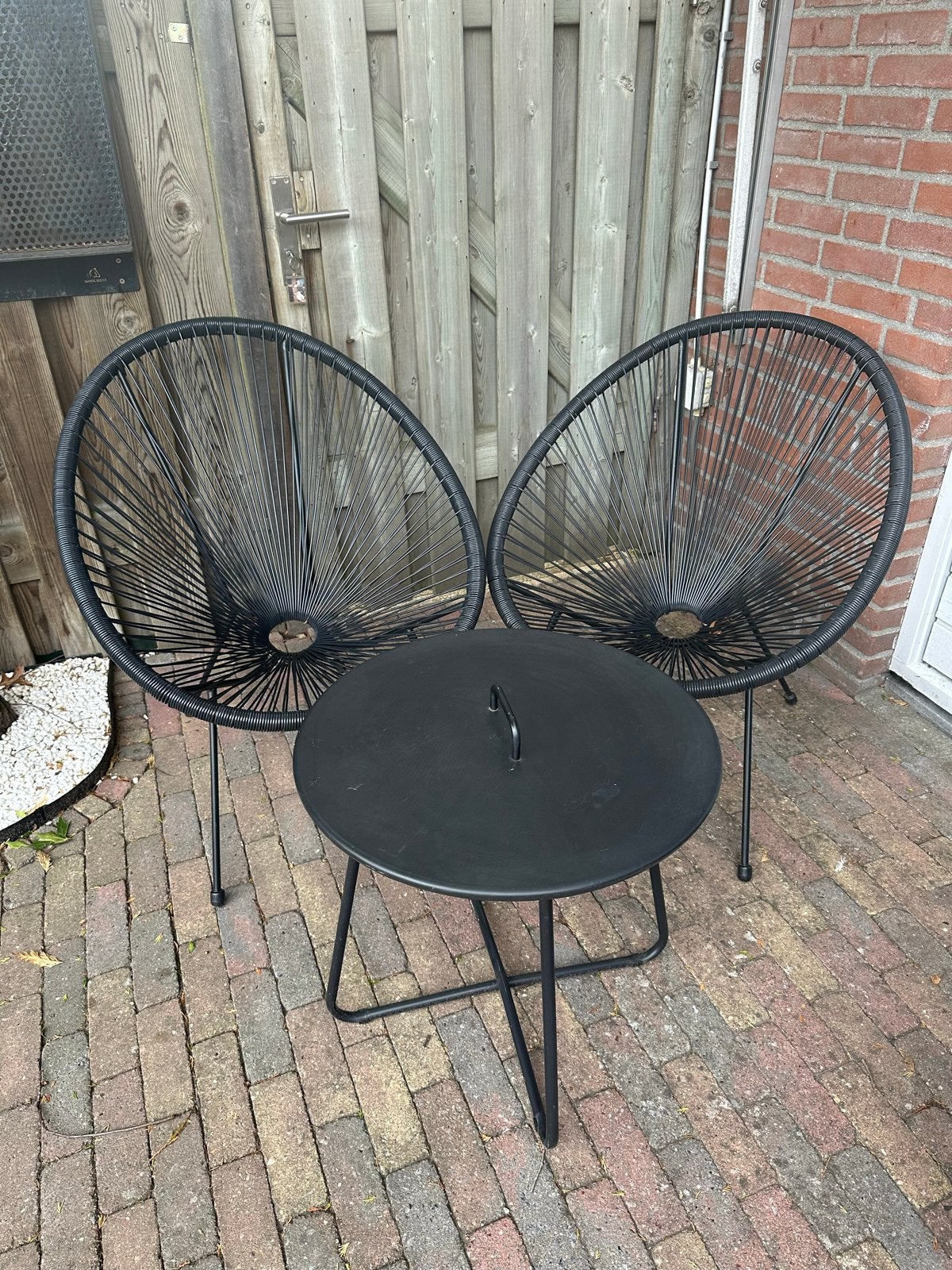 Garden set (table and two chairs), Ophalen, Zo goed als nieuw, Metaal
