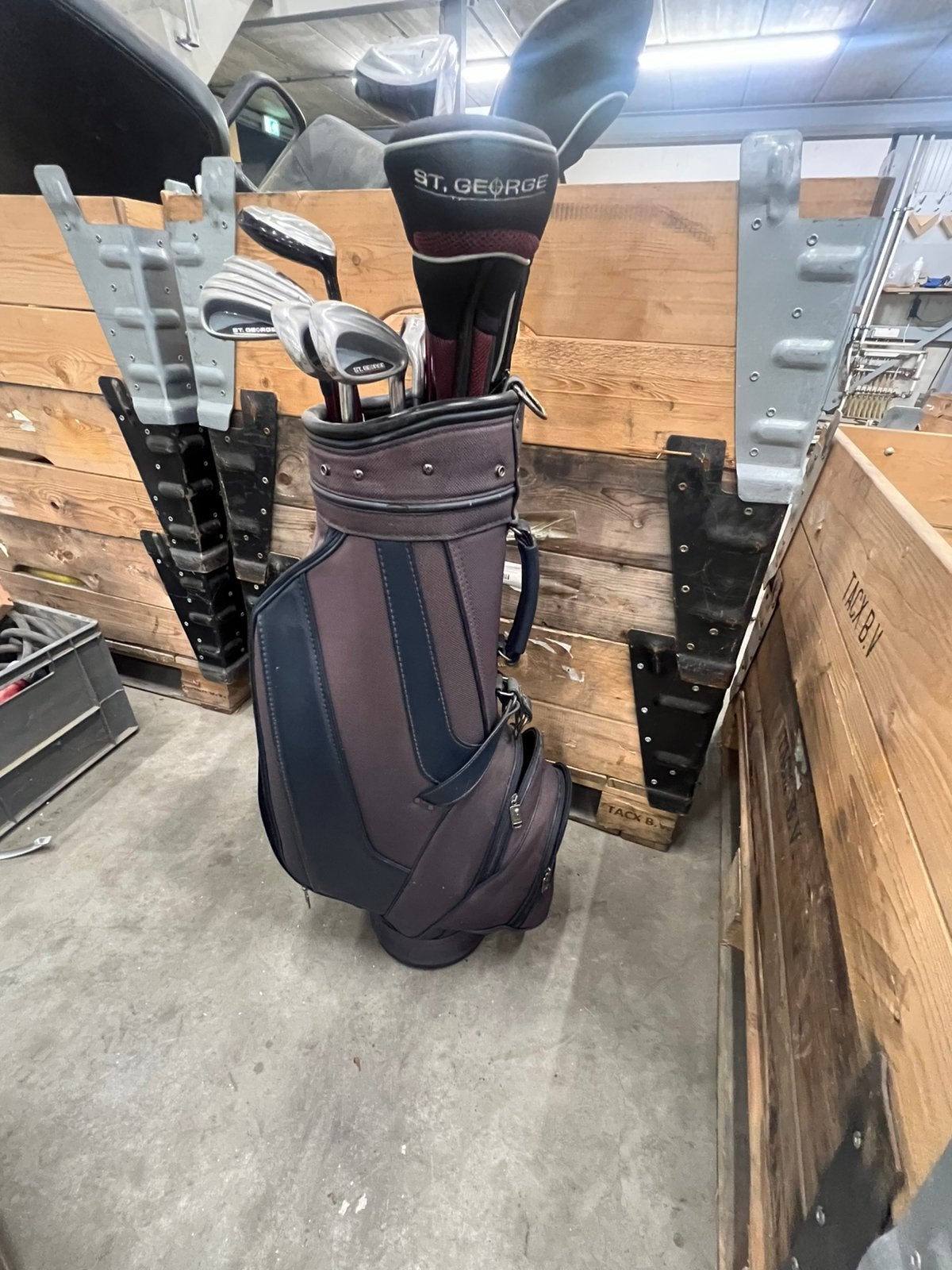 St. George golftas met clubs, Sport en Fitness, Golf, Ophalen, Gebruikt, Tas