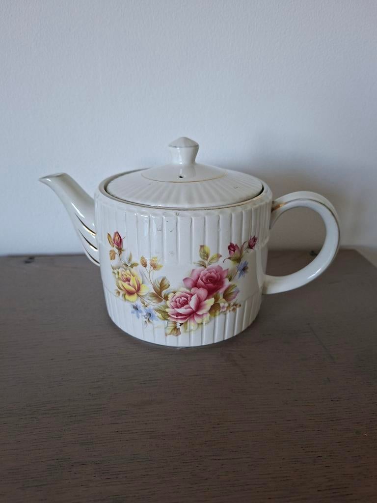 Brocante engelse theepot., Ophalen of Verzenden