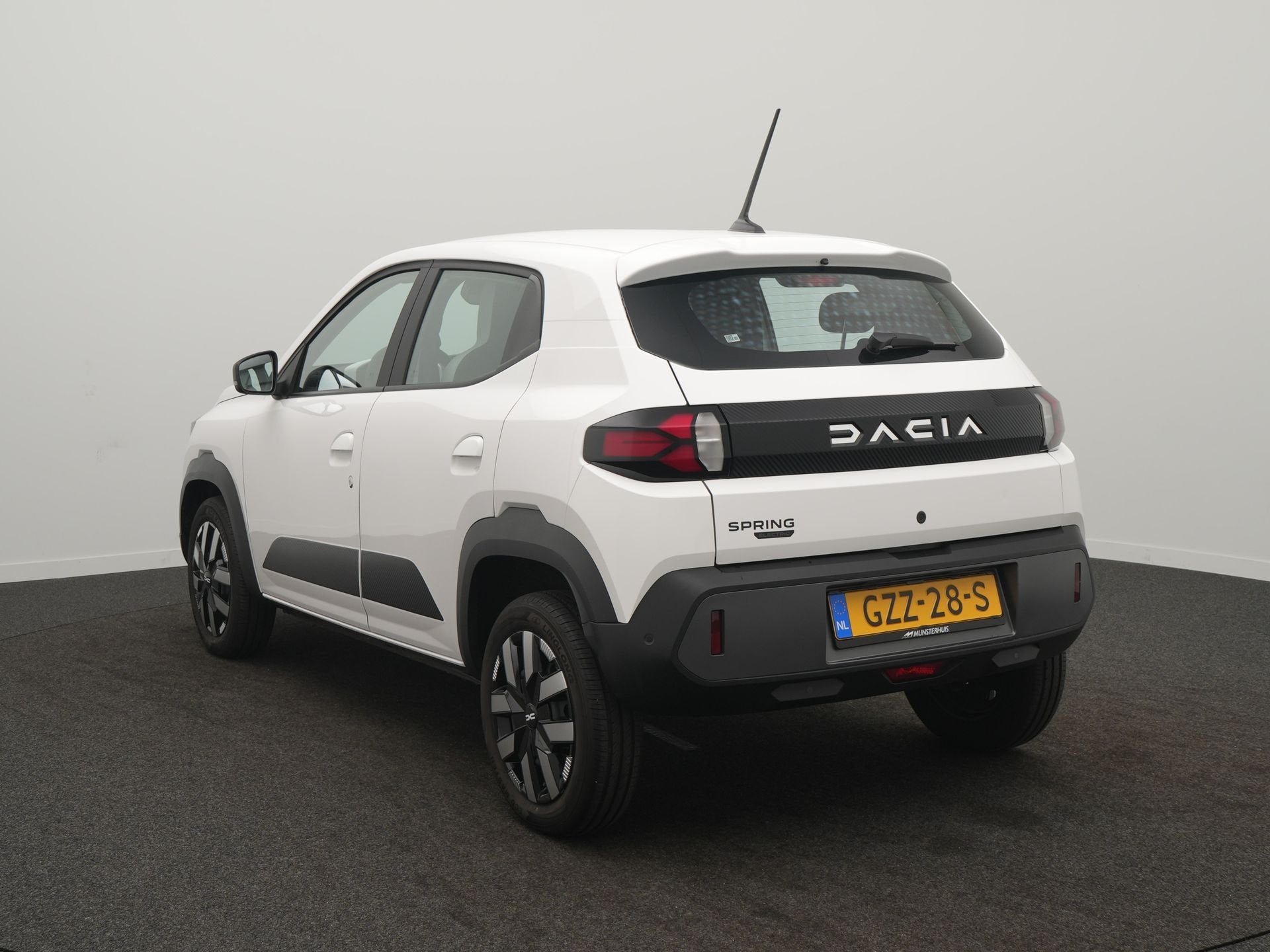Dacia Spring Expression 65 26.8 kWh - DC Lader - 96,9% SoH -, Stof, Gebruikt, Zwart, 4 stoelen