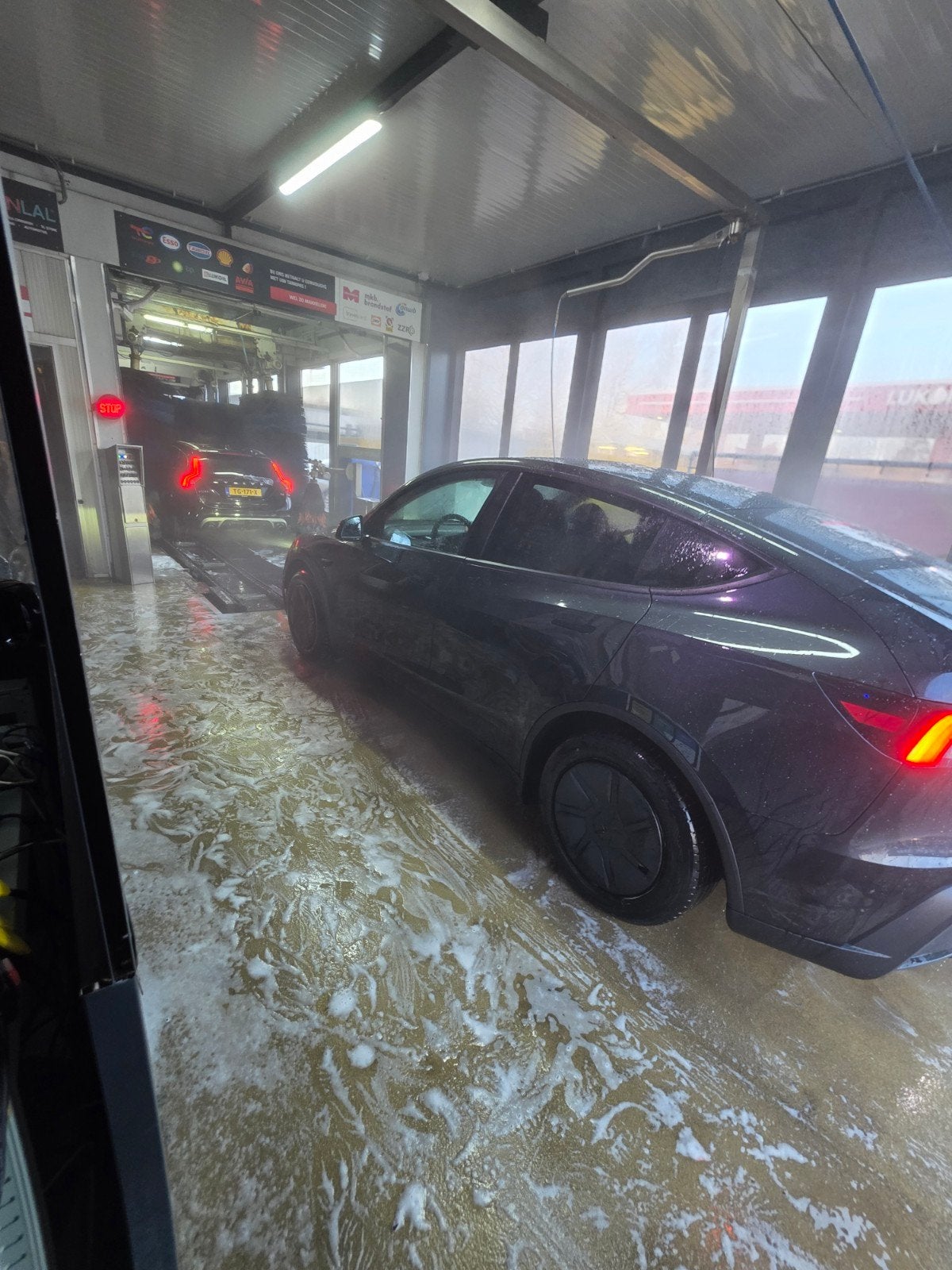 Carwash wasstraat sleutelklaar met activa bij tankstation