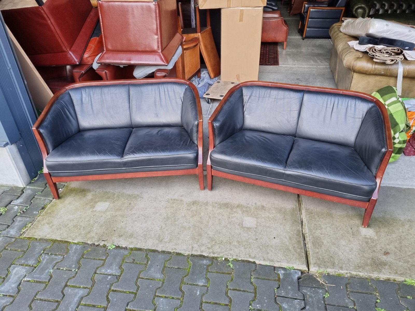 2x klassieke bank leer + hout + BEZORGING GRATIS