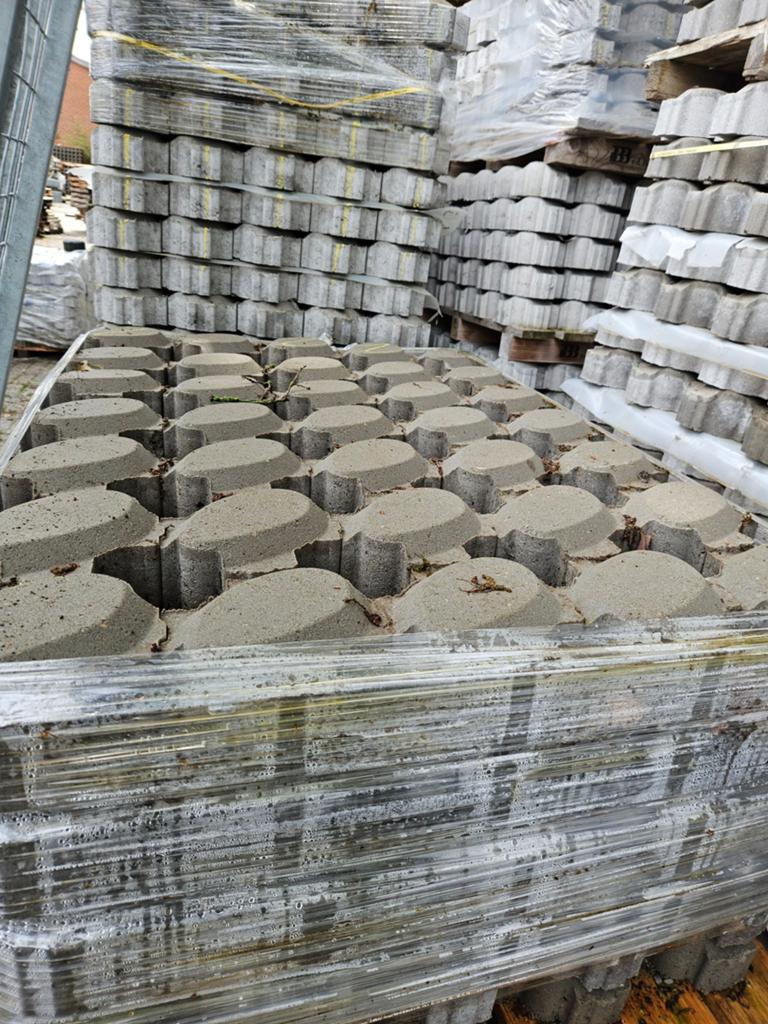 Grasbeton steen 8cm hoog, Tuin en Terras, Ophalen, Beton, Klinkers