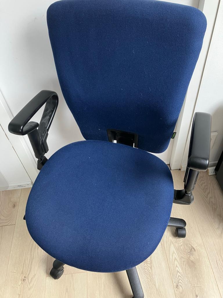 Verstelbare Kwaliteit Bureaustoel - Comfortabel & Duurzaam, Huis en Inrichting, Blauw, Ophalen of Verzenden, Zo goed als nieuw