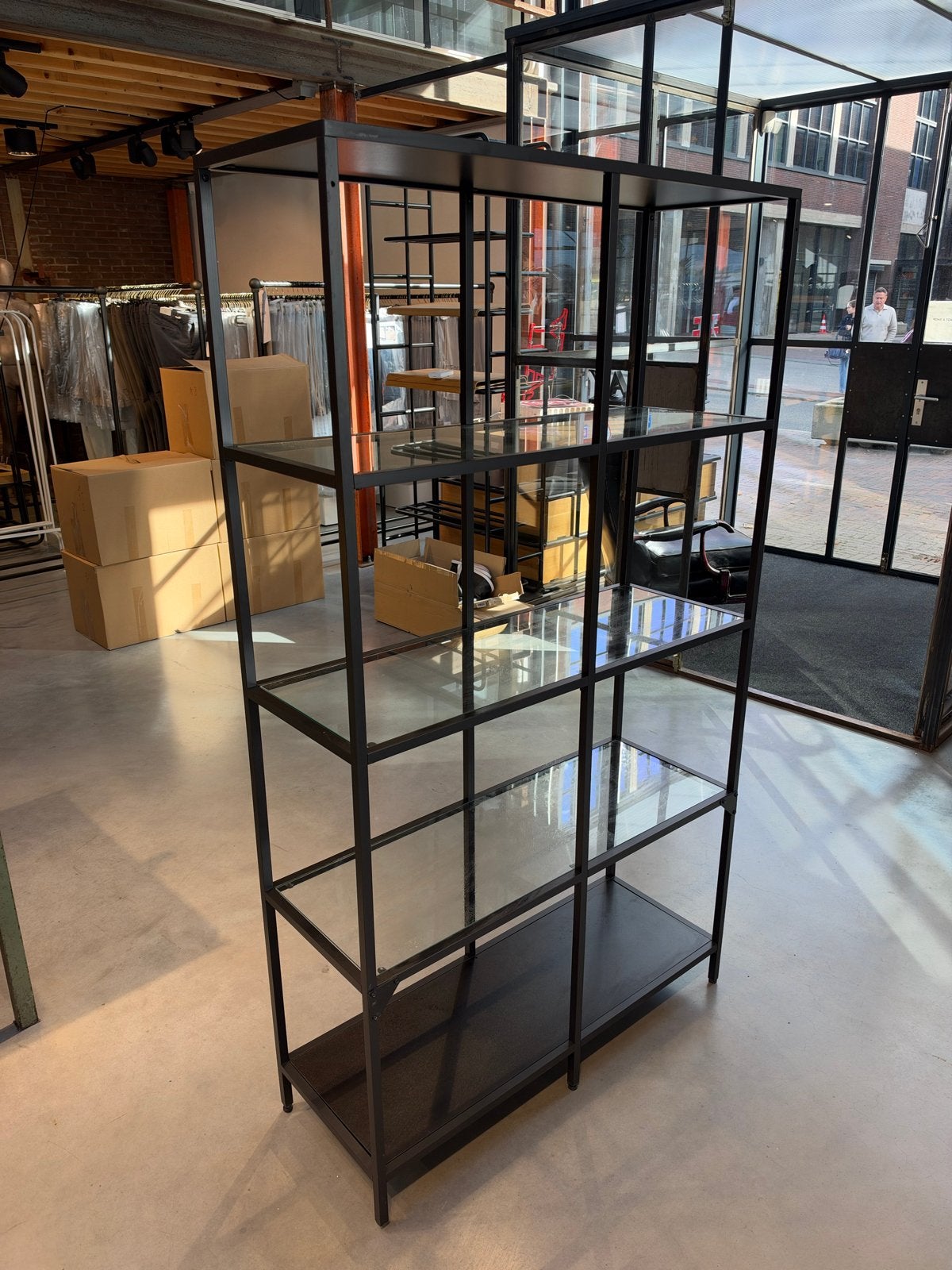 IKEA VITTSJÖ Kast/Open Boekenkast met Glazen Planken 5 stuks, Ophalen, Zo goed als nieuw