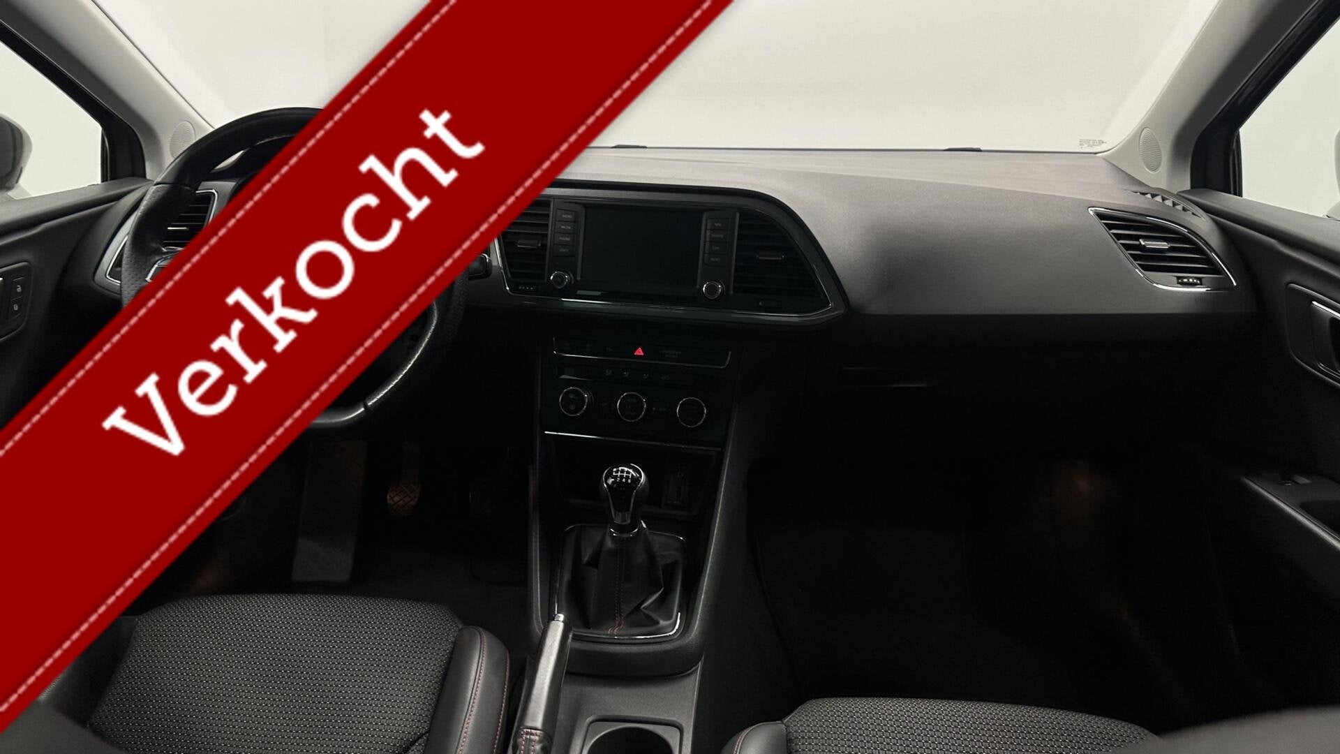 Seat Leon ST 1.4 EcoTSI FR Connect TREKHAAK CAMERA CARPLAY N, Auto's, Voorwielaandrijving, Gebruikt, 4 cilinders, Leon