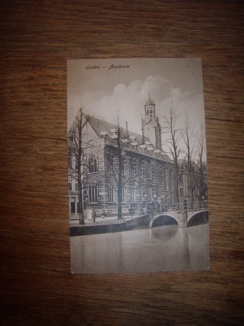Leiden fotokaart Academie 1933, Verzamelen, Ansichtkaarten | Themakaarten, Ophalen of Verzenden, Voor 1920, Gelopen, Voertuig