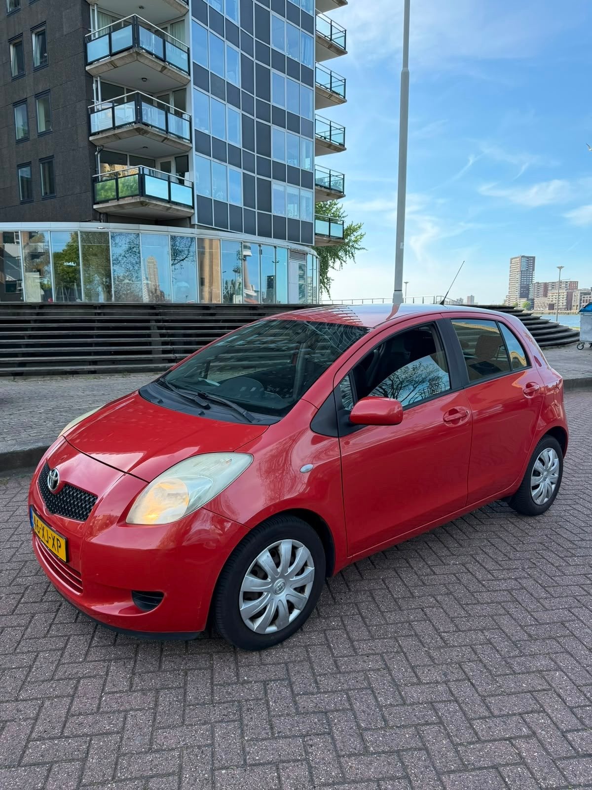 Toyota Yaris 1.3 16V Vvt-i 5DR AC., Voorwielaandrijving, Euro 5, Stof, 40 €/maand