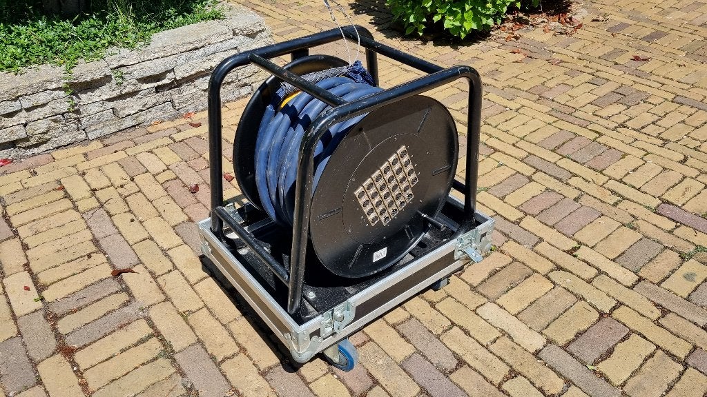 30 meter multikabel in boris case multie snake XLR kabel dap, Muziek en Instrumenten, Kabels en Stekkers, Ophalen, Zo goed als nieuw