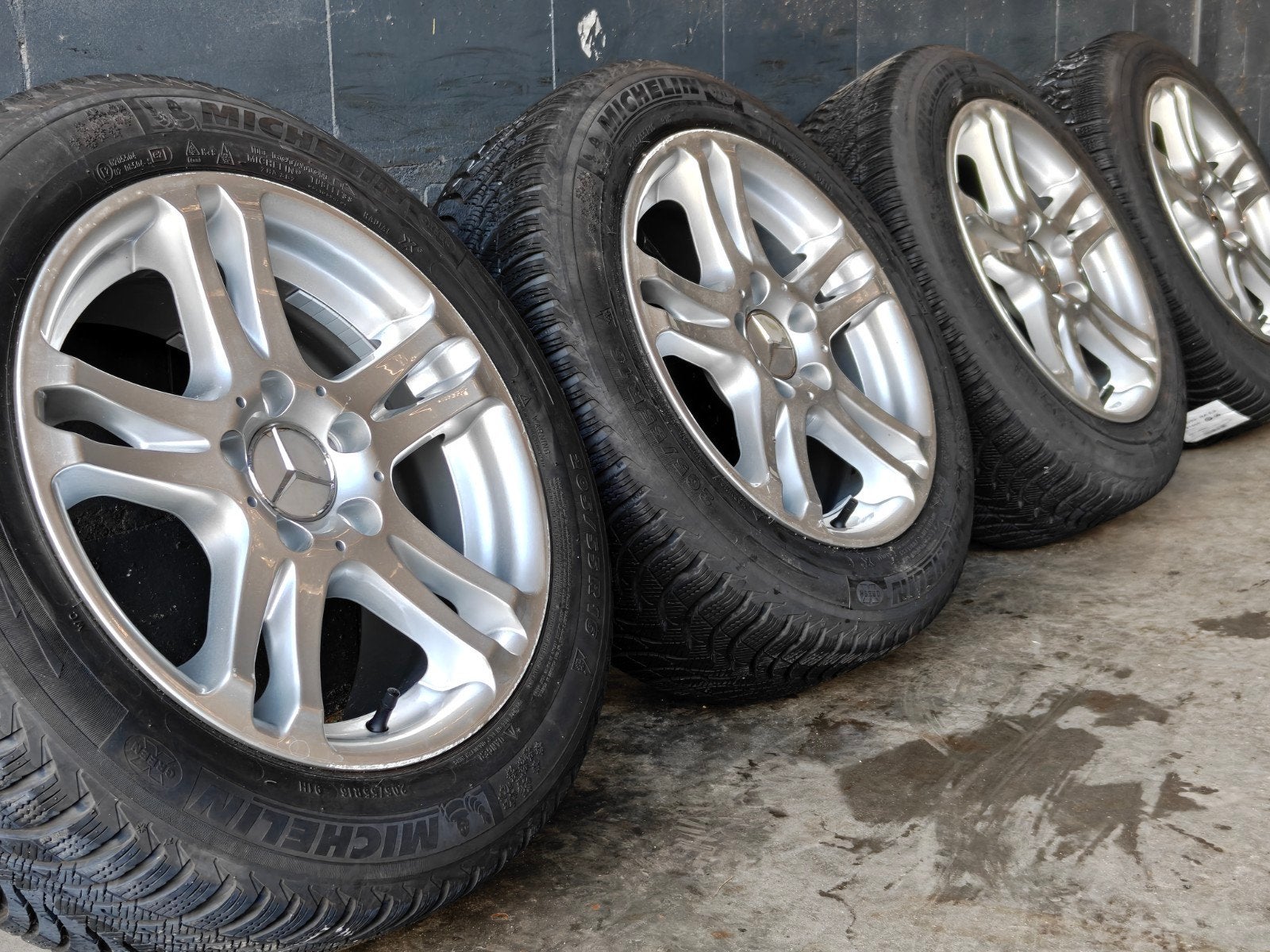 16" Mercedes C Klasse W204 Winterset Michelin, Info@mercedes-benz.nl, Gebruikt, 16 inch, Banden en Velgen