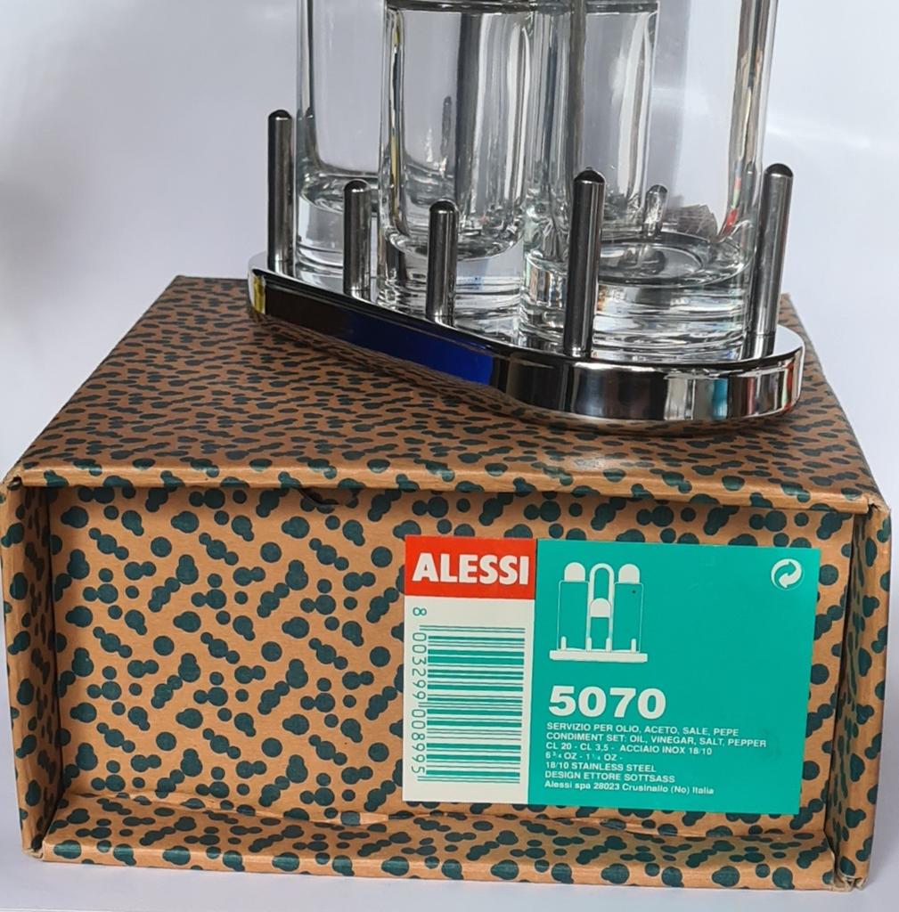 Alessi 5070 4-delig menagestel design Ettore Sottsass, Huis en Inrichting, Keuken | Keukenbenodigdheden, Ophalen of Verzenden