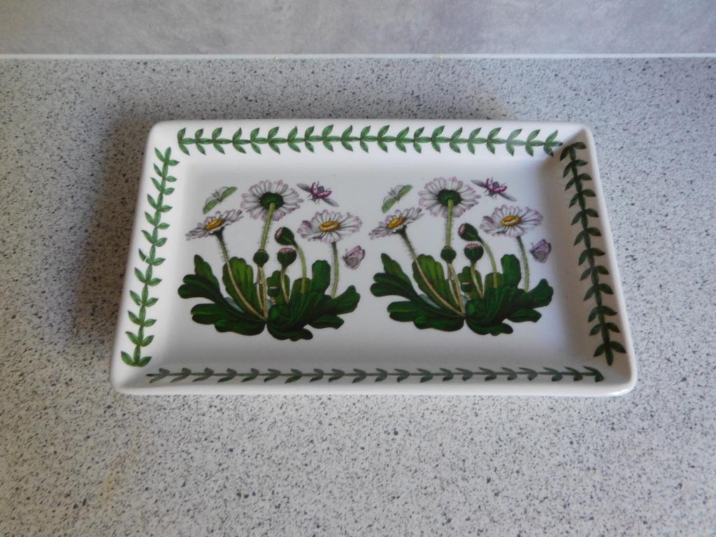 Bord 18,5x11,5 cm. Bellis Peren. Botanic Garden Portmeirion, Ophalen of Verzenden, Zo goed als nieuw, Bord(en), Overige stijlen