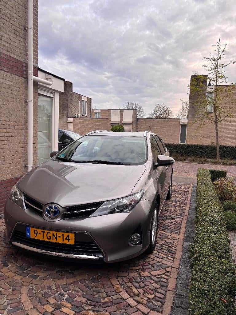 Toyota Auris 1.8 Hybrid (2014) - Navigatie/Camera/Trekhaak, Auto's, Zwart, Bruin, USB, Origineel Nederlands