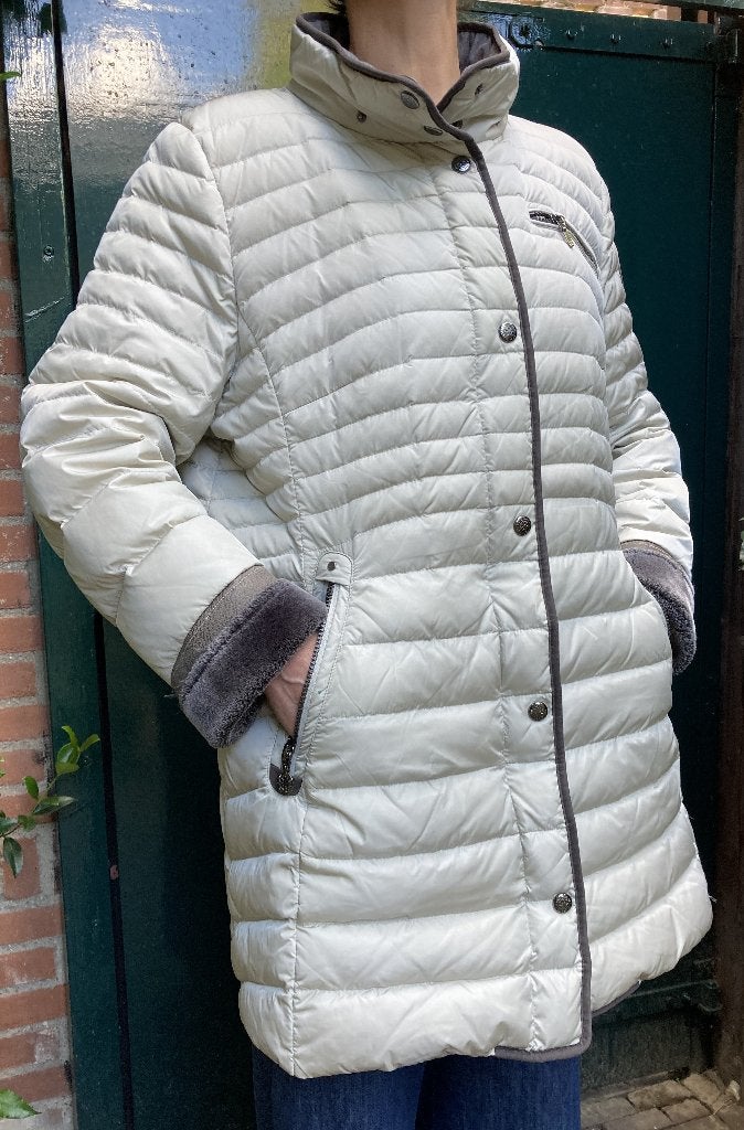 Winterjas dames dons Gil Bret maat 46, Kleding | Dames, Jassen | Winter, Zo goed als nieuw, Maat 46/48 (XL) of groter, Grijs, Ophalen of Verzenden