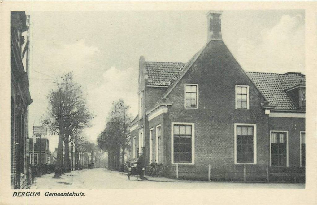 388-573-031 Bergum Gemeentehuis, Verzenden, Voor 1920, Friesland