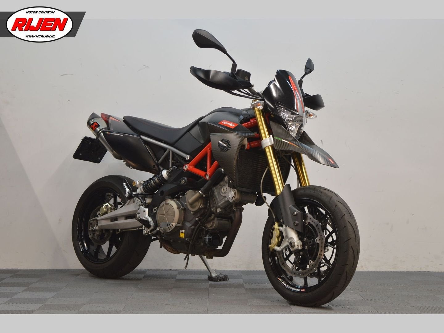 APRILIA DORSODURO 750 FACTORY (bj 2011), 750 cc, 2 cilinders, Motorrijbewijs A, Bedrijf