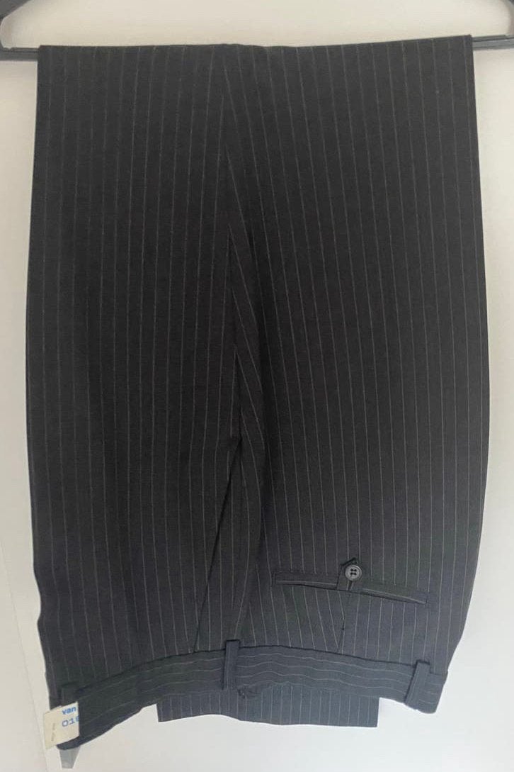 Pantalon grijs met krijtstreep, maat L, nieuwstaat, Ophalen of Verzenden, Zo goed als nieuw, Maat 52/54 (L), Grijs