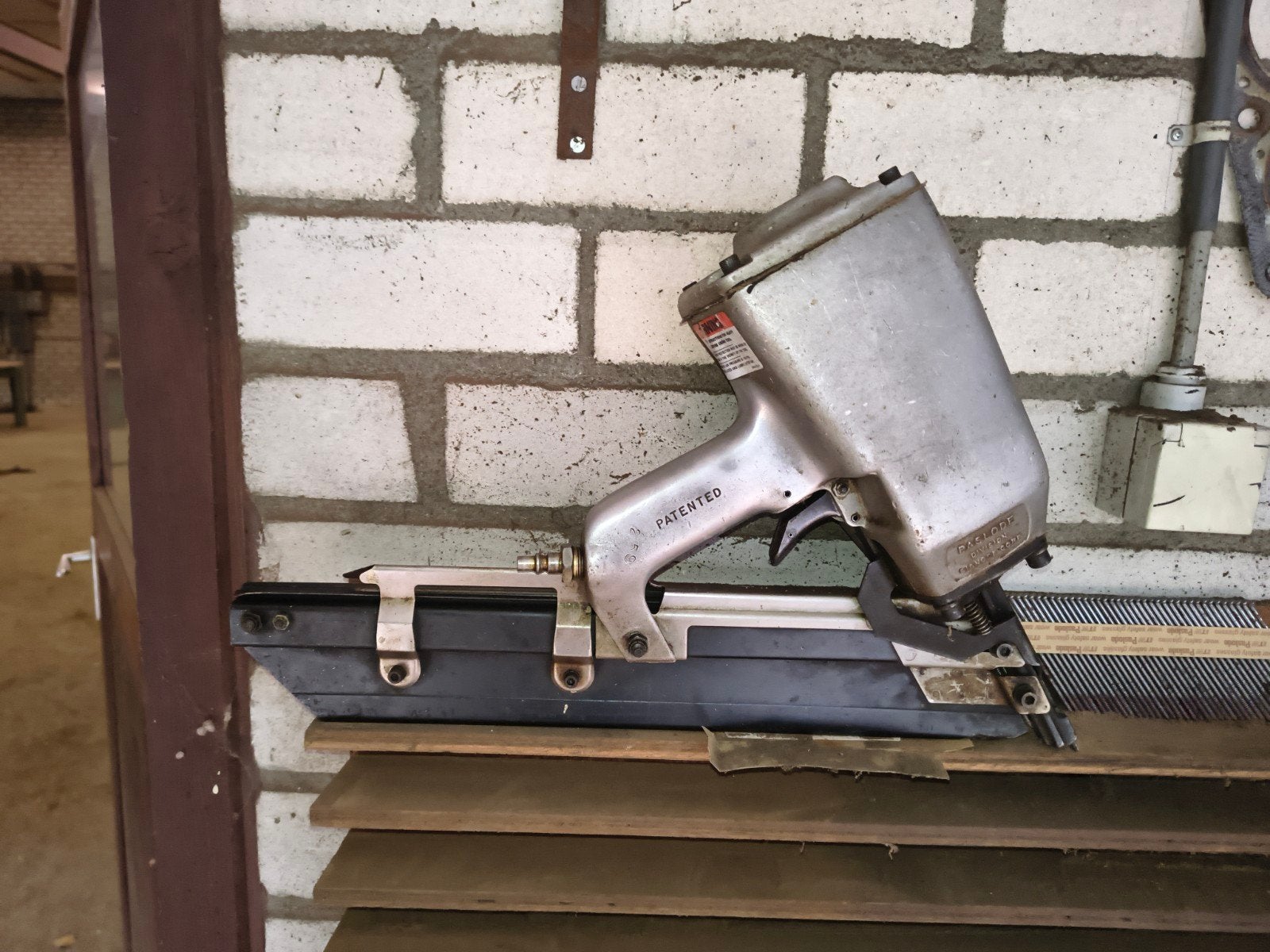 paslode 9cm spijkerpistool, Ophalen
