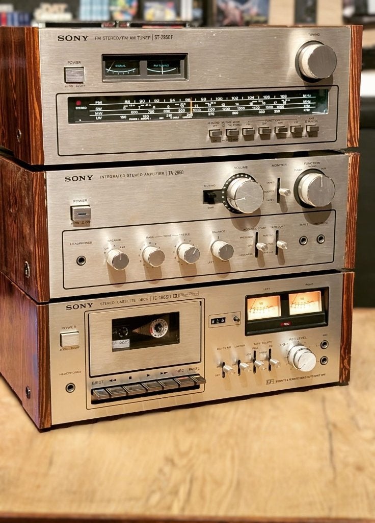 Gezocht gratis audio video apparatuur versterkers etc., Audio, Tv en Foto, Versterkers en Receivers, Ophalen of Verzenden, 120 watt of meer