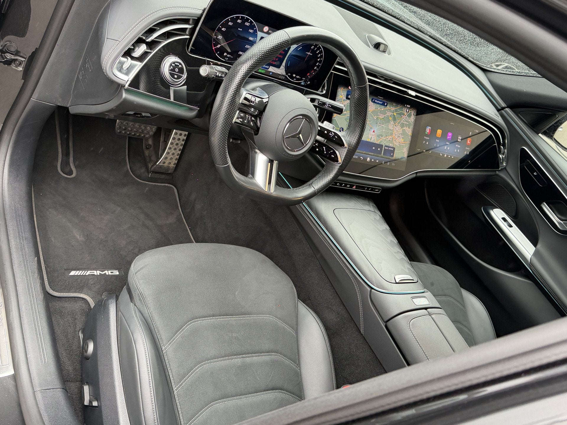Mercedes-Benz E-Klasse Estate 300 e AMG Line ACC-Pass scherm, Automaat, Achterwielaandrijving, Gebruikt, 4 cilinders