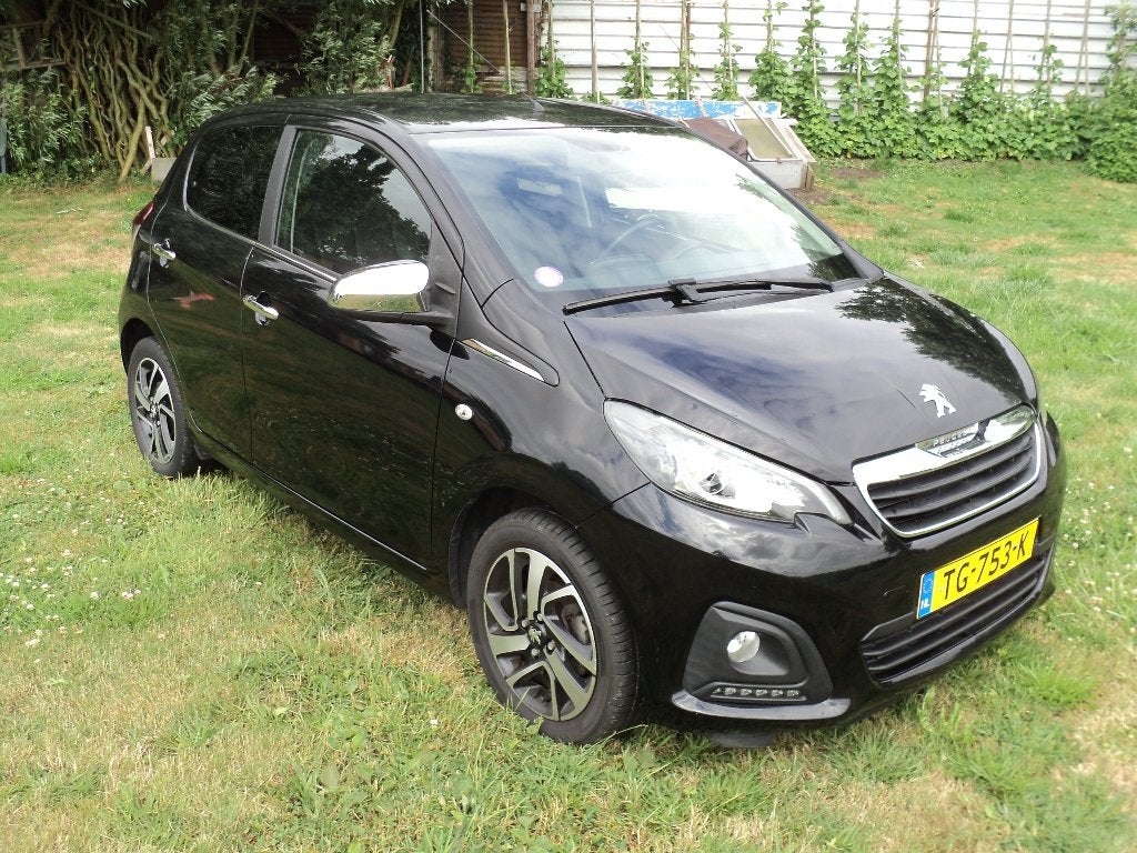 NOG DIV LOSSE DELEN van/uit DE R-VOORBUMPER VAN PEUGEOT 108, Ophalen, Nieuw, Bumper, Peugeot