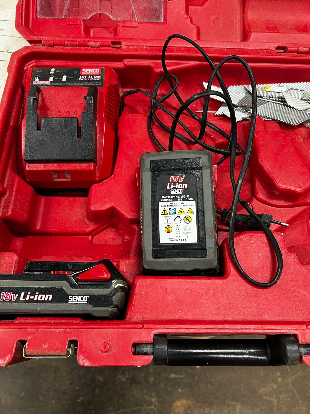 Senco 18V Li-ion accu's en lader, Ophalen, Gebruikt