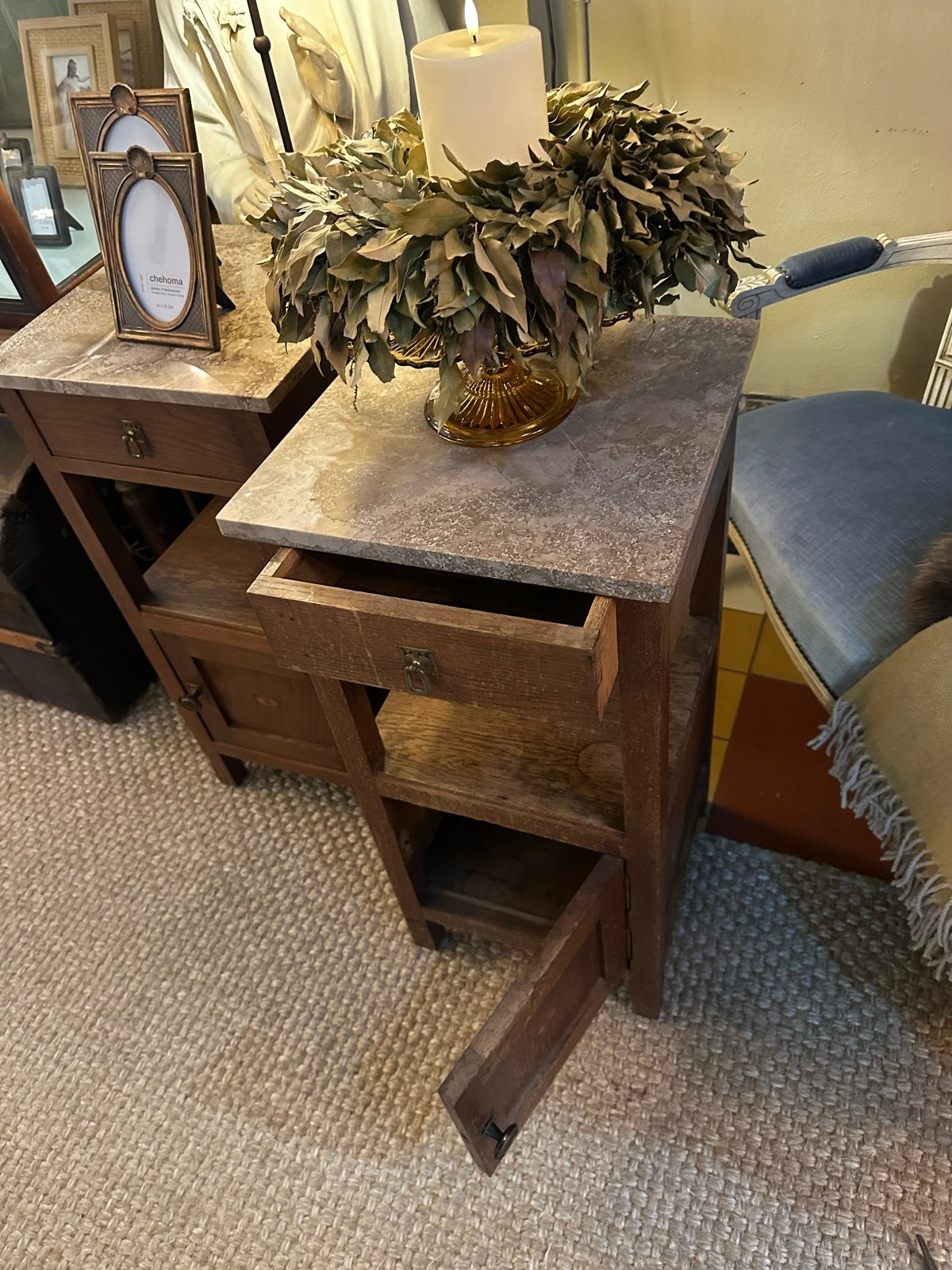 Set van 2 antieke houten nachtkastjes met marmeren blad, Huis en Inrichting, Ophalen, Gebruikt, Minder dan 45 cm, -