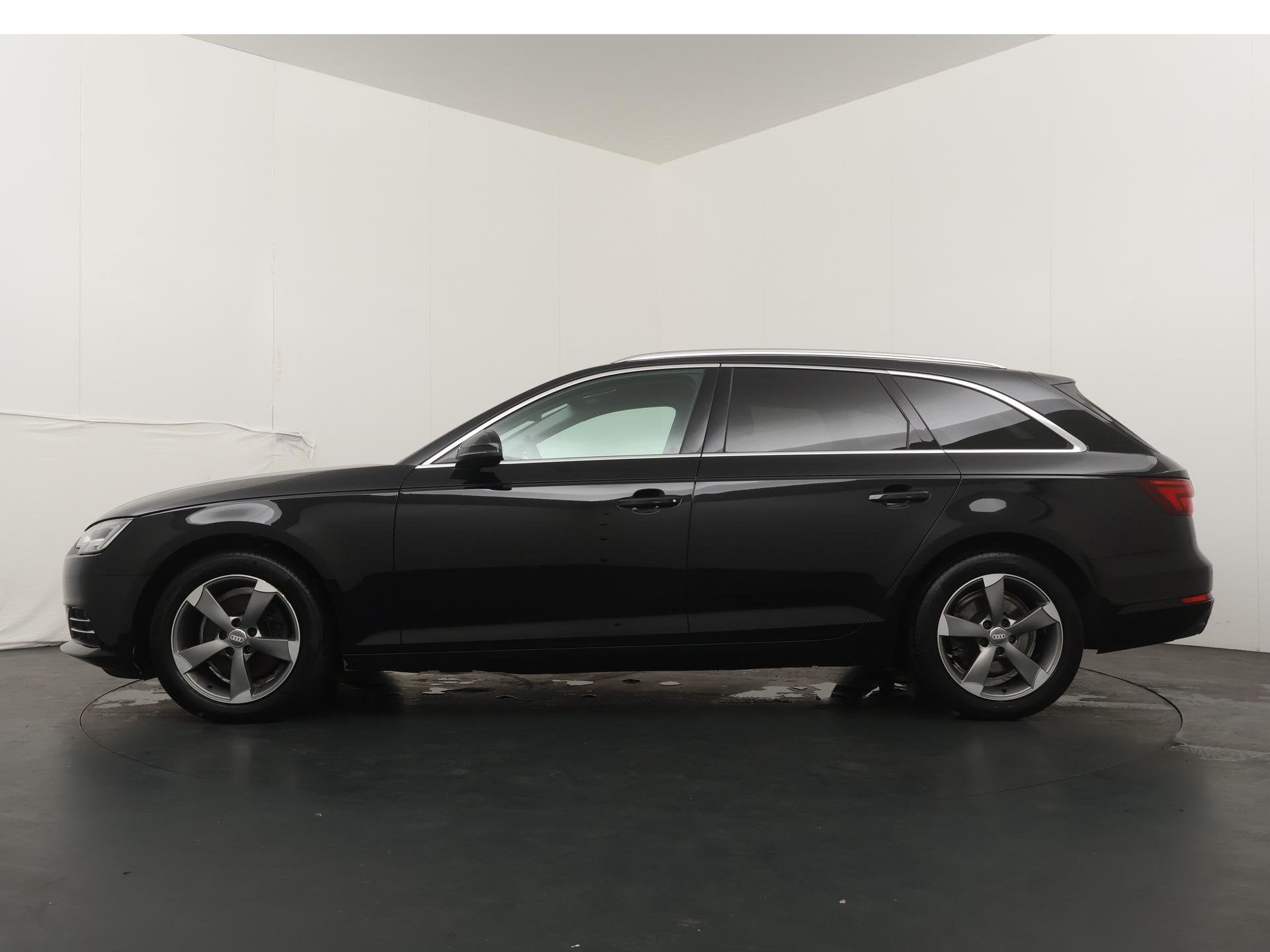 Foto 3 van Audi A4 Avant 1.4 TFSI Sport Lease Edition Automaat - Naviga