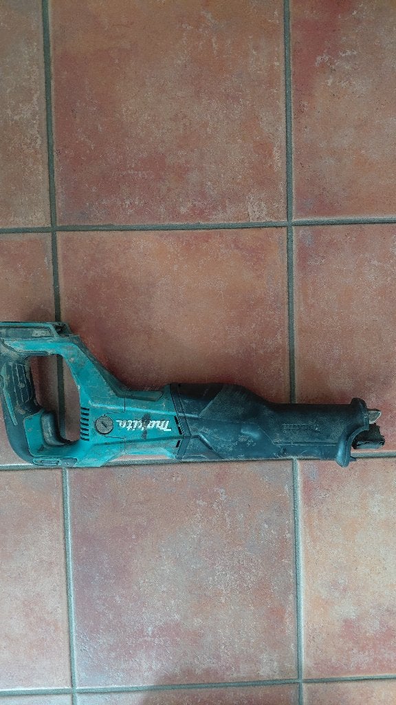 Accu resiprozaag 18v, Ophalen, Gebruikt, 70 mm of meer, Makita