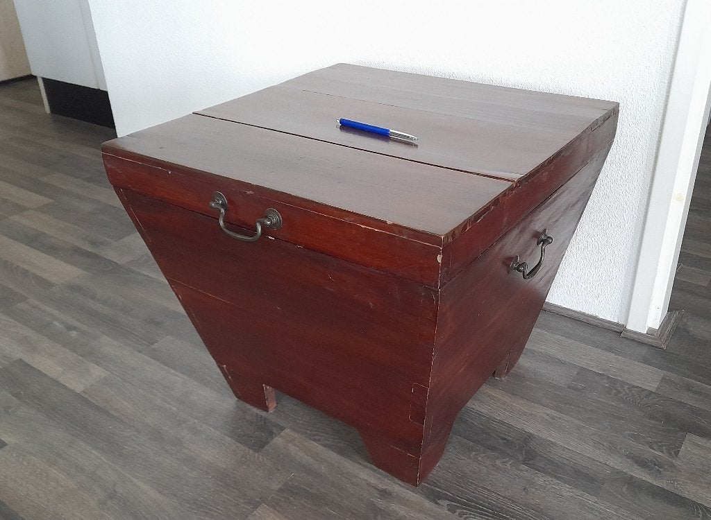 Bijzonder oud houten kastje tafeltje zitje ineen donkerbruin, Antiek en Kunst, Ophalen