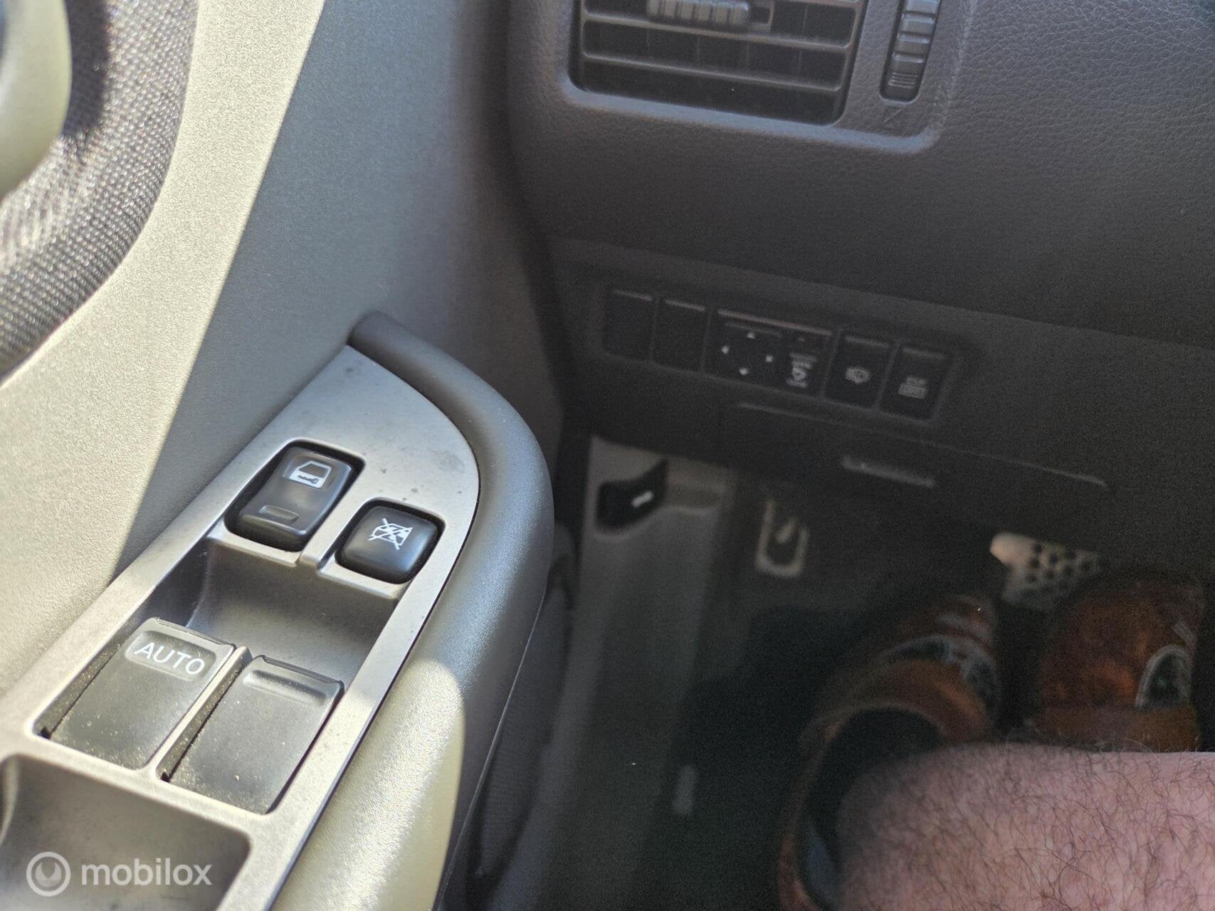 NISSAN X-TRAIL 2.5 165 ch BVA COLOMBIANA PREMIUM 4x4 - ATTELAGE - CUIR - GPS - PANO - 159990 KM