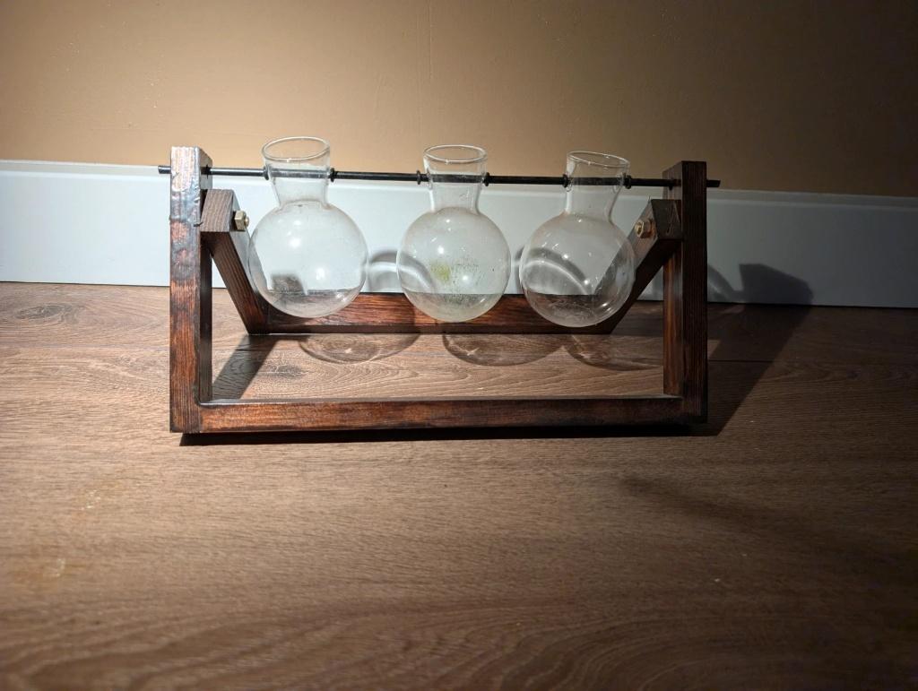 Houten Stekjeshouder met 3 Glazen Vazen, Ophalen of Verzenden, Overige kleuren, Glas