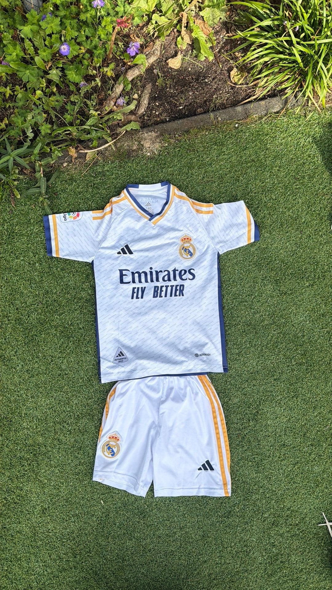 Tenue van Real Madrid maat XS, Maat XS of kleiner, Ophalen, Zo goed als nieuw, Trainingspak