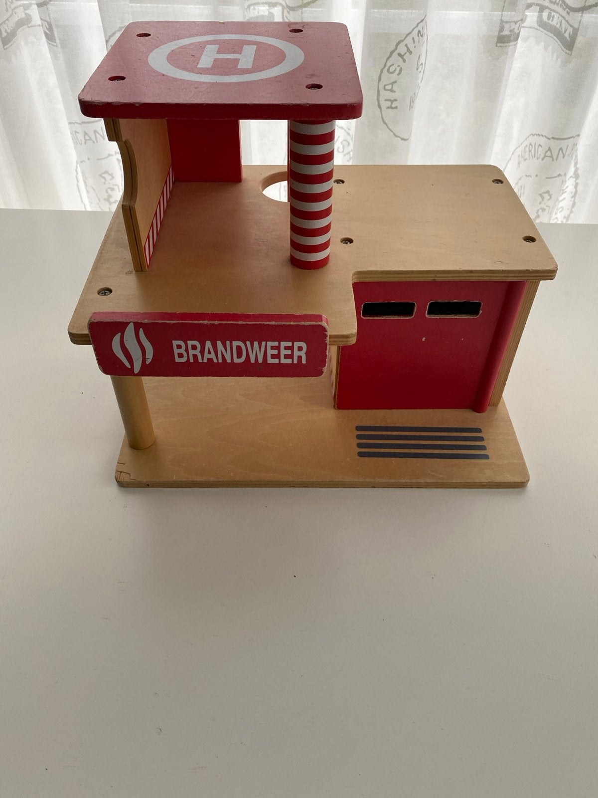 Houten Brandweerkazerne Speelset met Helikopterplatform, Ophalen of Verzenden, Gebruikt, Jongen of Meisje