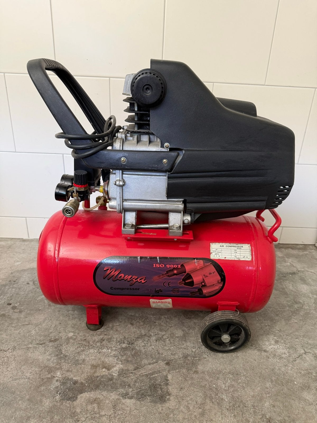 Monza Compressor ISO 9002 - Compacte en Mobiele Luchtcompres, Ophalen, Gebruikt, 6 tot 10 bar, 25 tot 100 liter