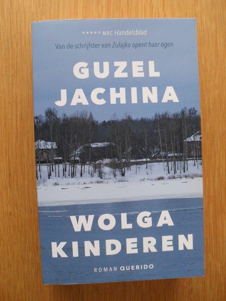 Wolgakinderen van Guzel Jachina, Boeken, Ophalen of Verzenden, Gelezen