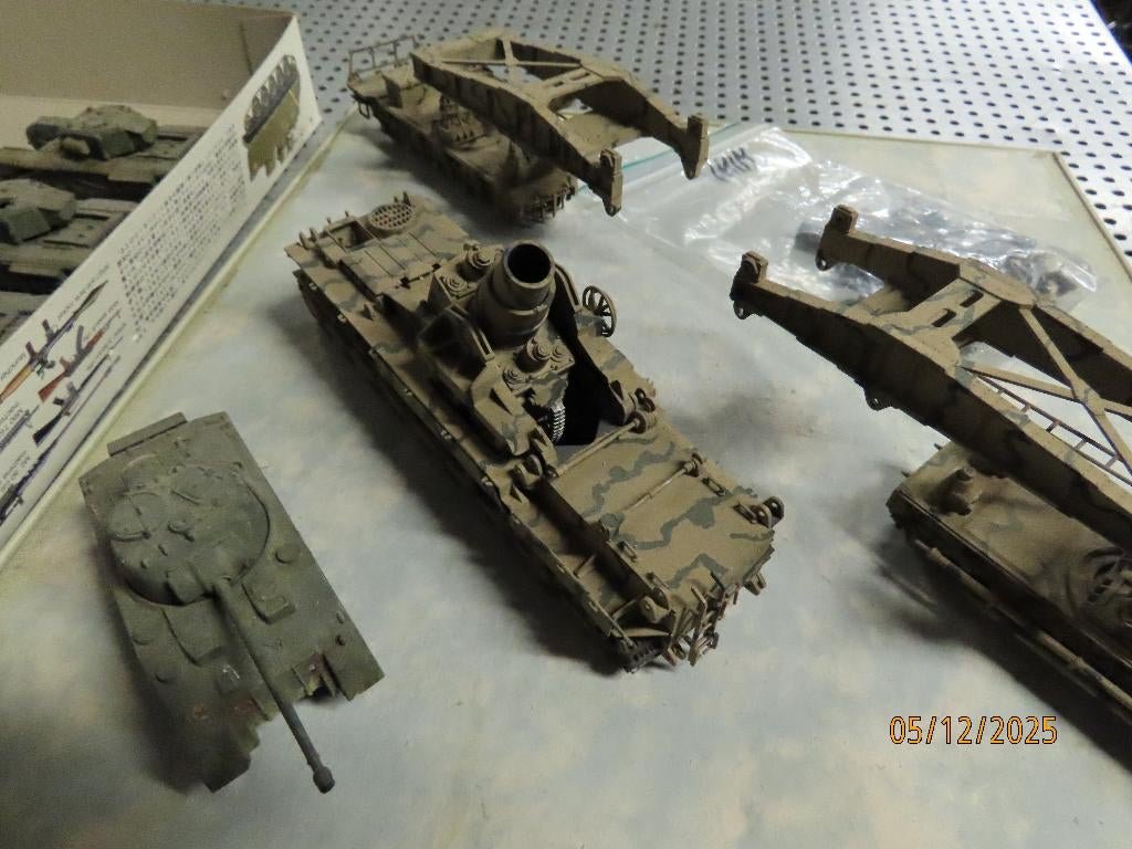 Kleine verzameling Militaire voertuigen 1/76 1/72 Tanks e.d., Hobby en Vrije tijd, Modelbouw | Overige, Gebruikt, 1:50 tot 1:144