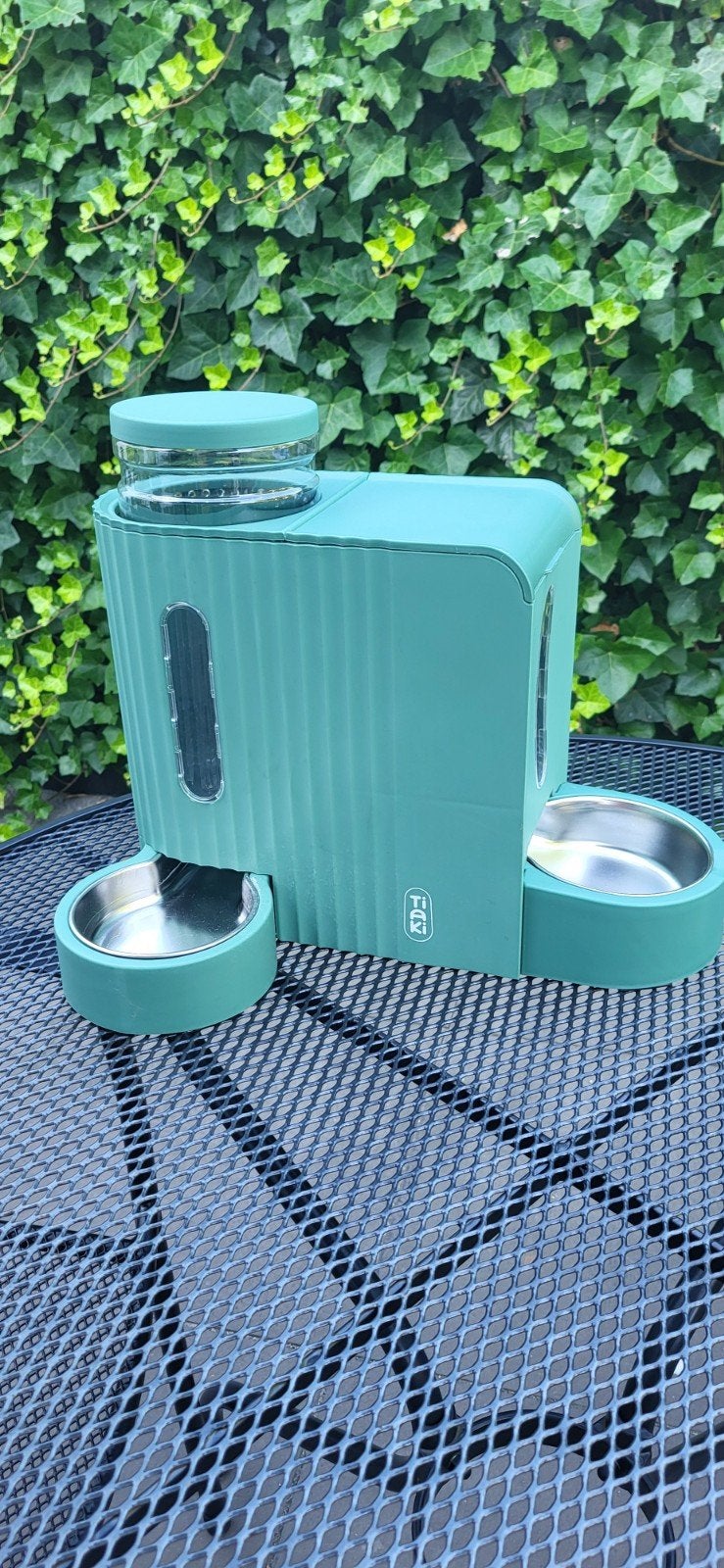 Eet-drinkbak  voor poes - kat, Ophalen, Automatisch, Zo goed als nieuw
