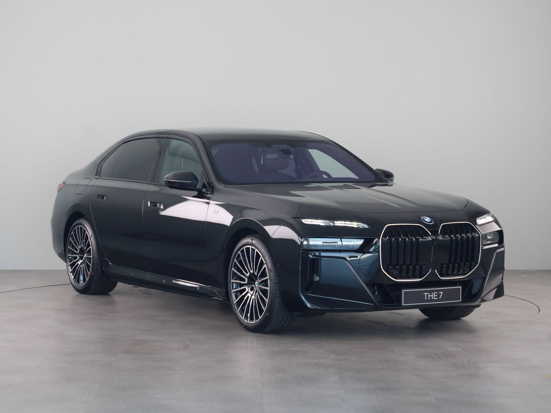 BMW 7 Serie 750e xDrive *Vraag naar levertijd* (bj 2026), Auto's, Automaat, Overige brandstoffen, Zwart, Bedrijf