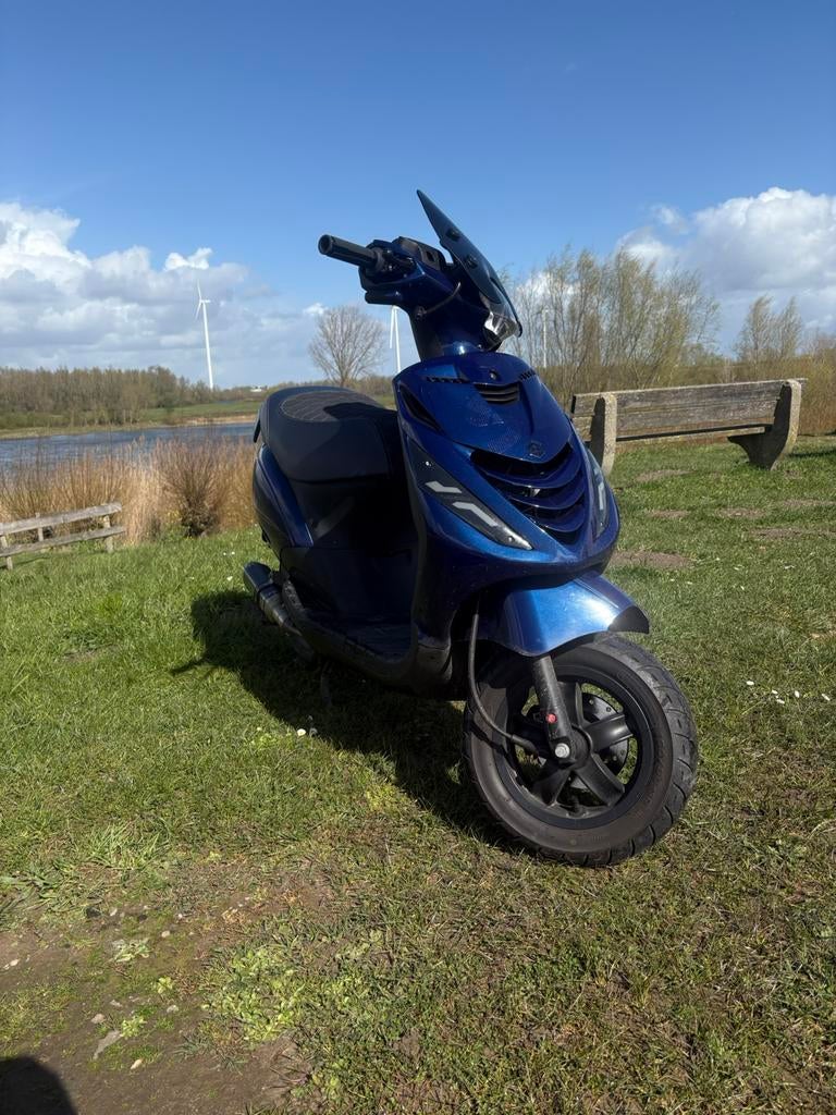 Zip 50cc 4t iget, Ophalen, Zo goed als nieuw, Benzine, Zip