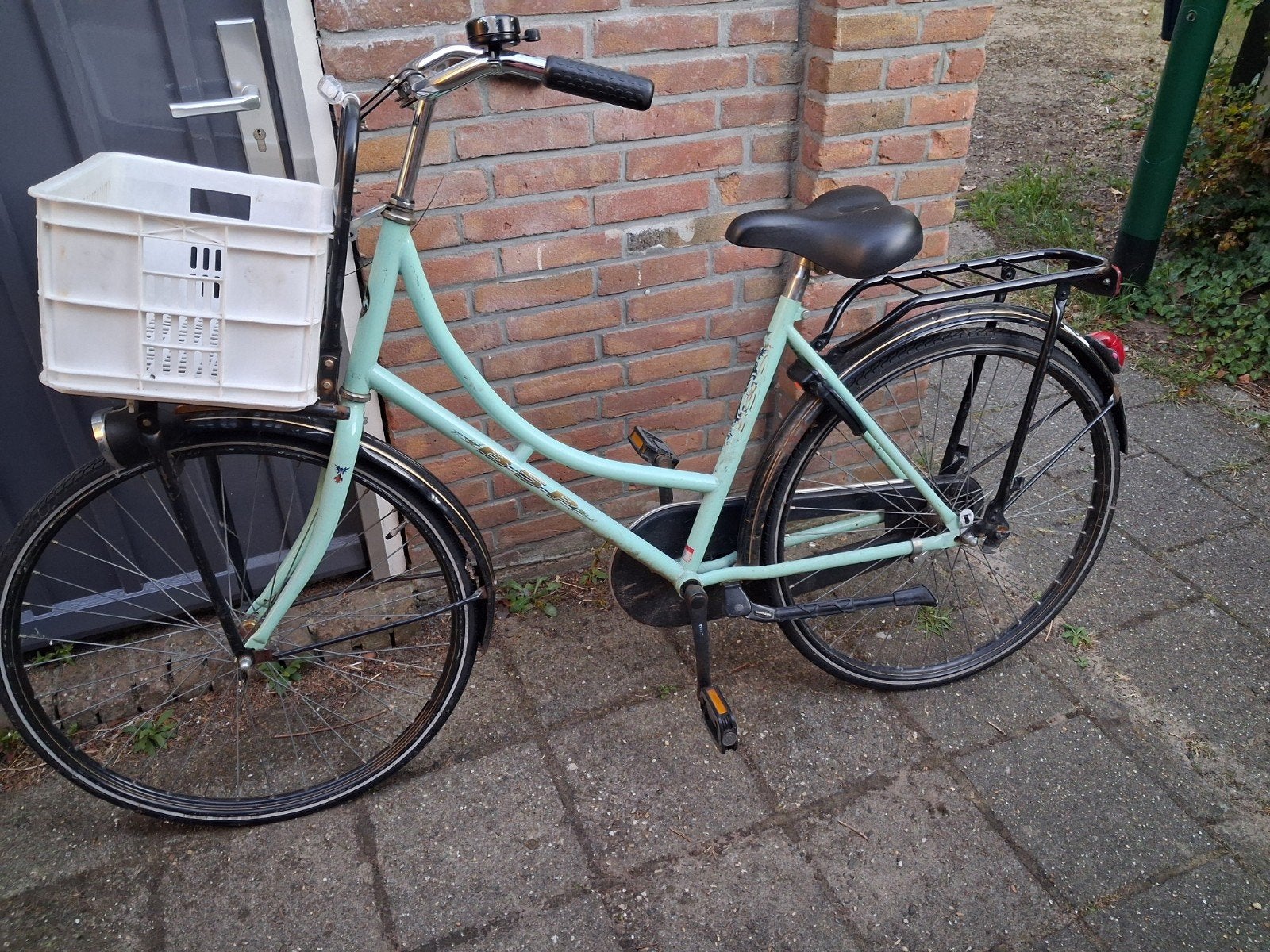 fiets met voordrager en krat - Lichtblauw, Fietsen en Brommers, Fietsen | Dames | Damesfietsen, Velgrem, Ophalen, Overige merken